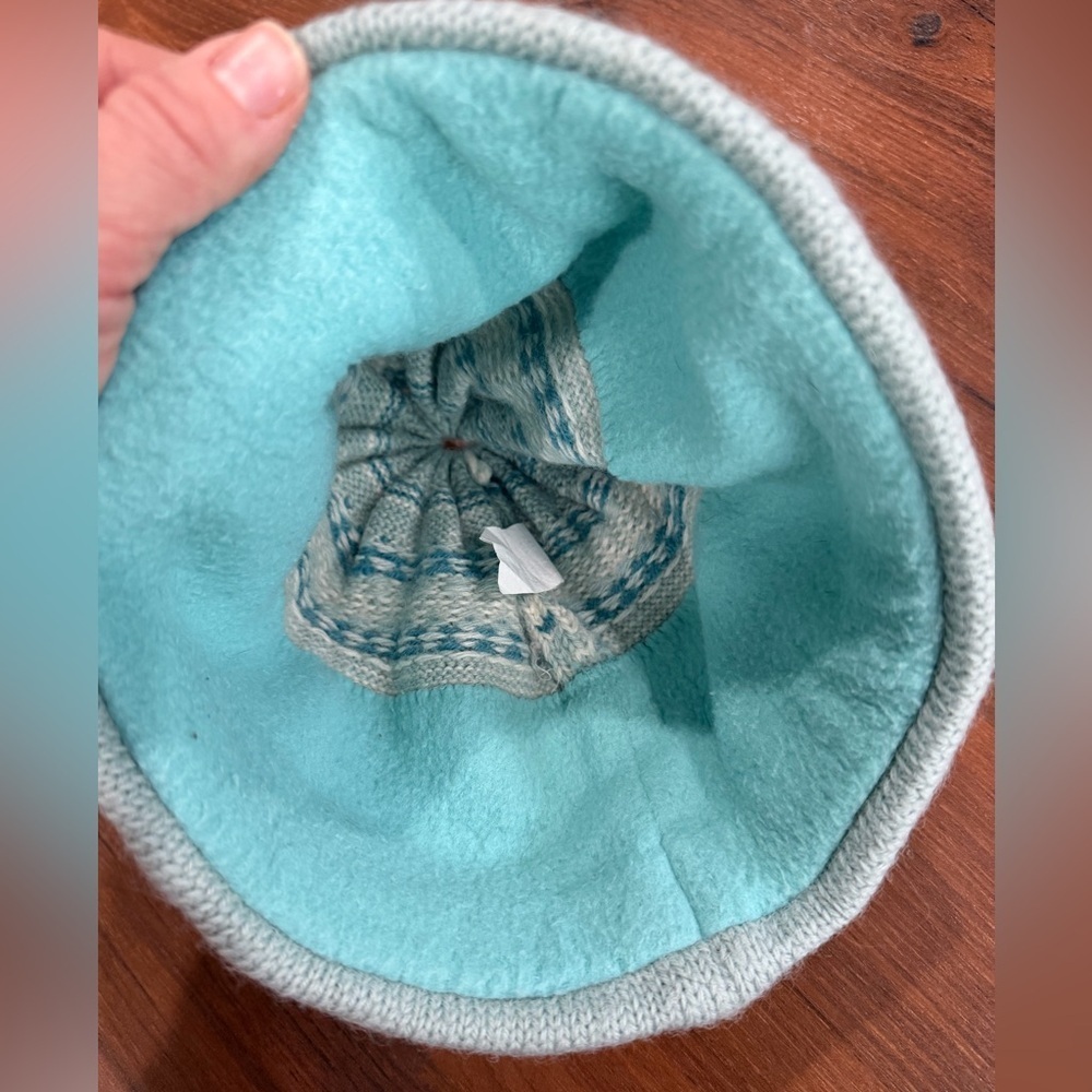 Turtle Fur knitted winter hat beanie blue and white small wool made in USA - Picture 2 of 5